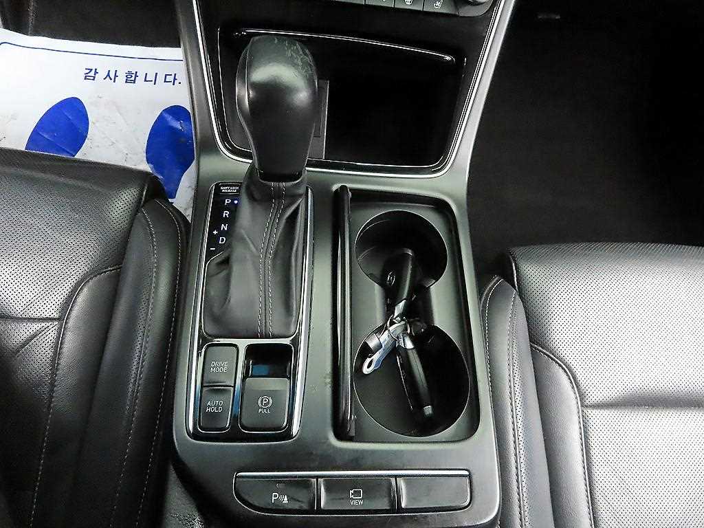 HYUNDAI Grandeur - Vista 10
