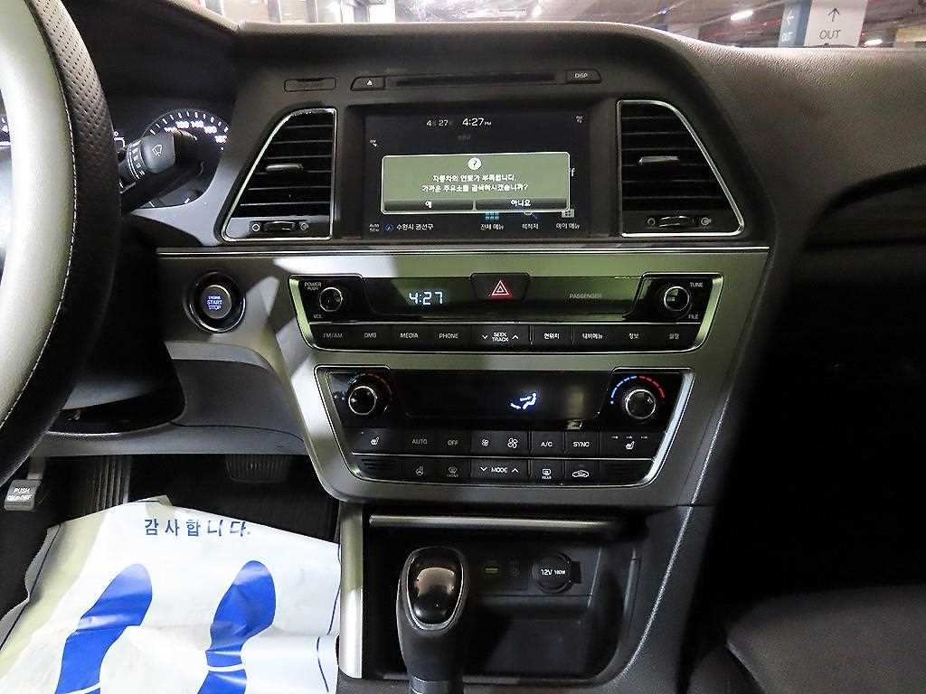 HYUNDAI Sonata - Vista 11