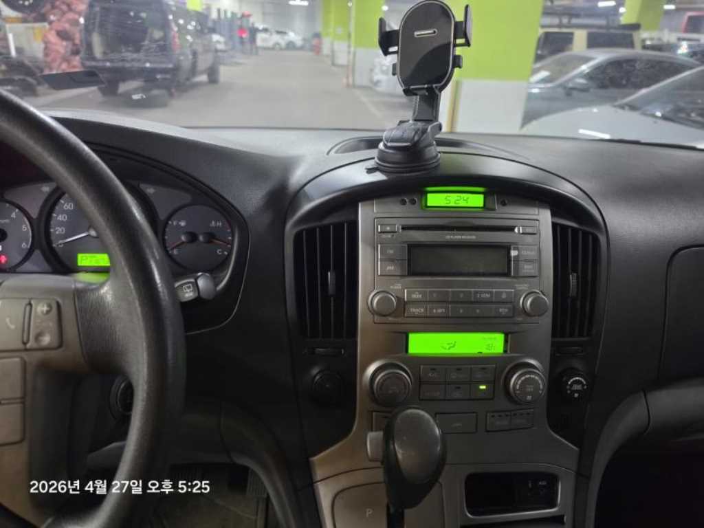 HYUNDAI Starex - Vista 12