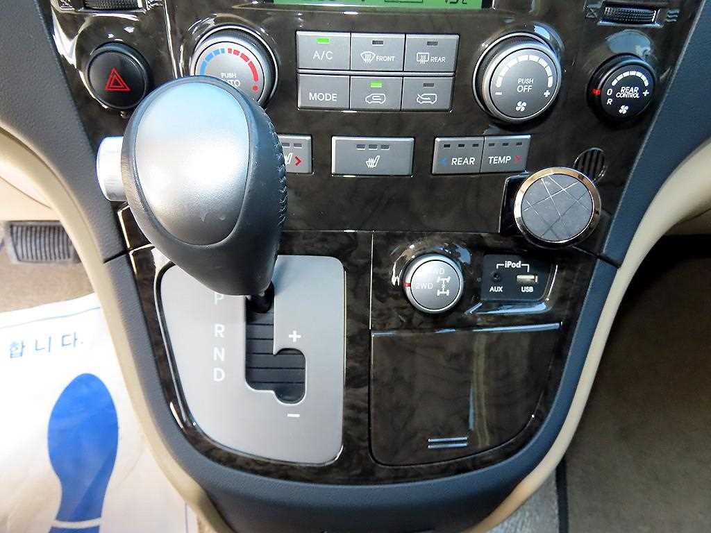 HYUNDAI Starex - Vista 11