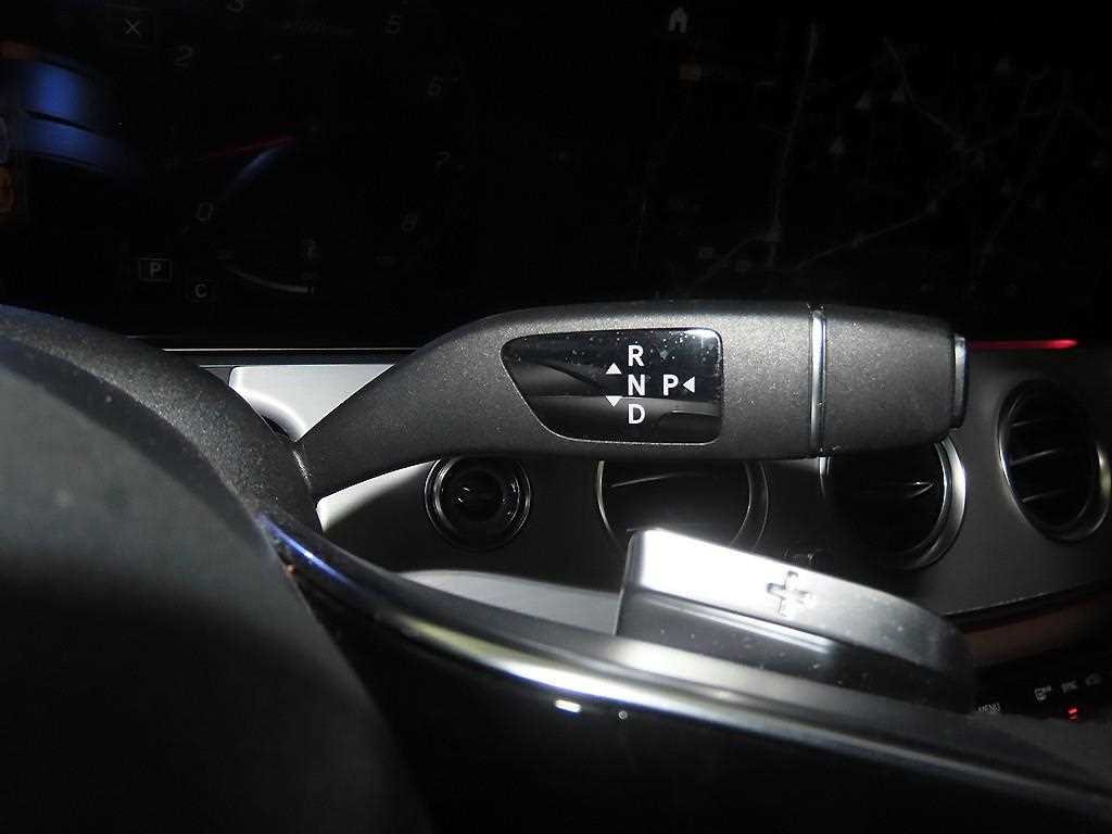 Mercedes Benz E class - Vista 12