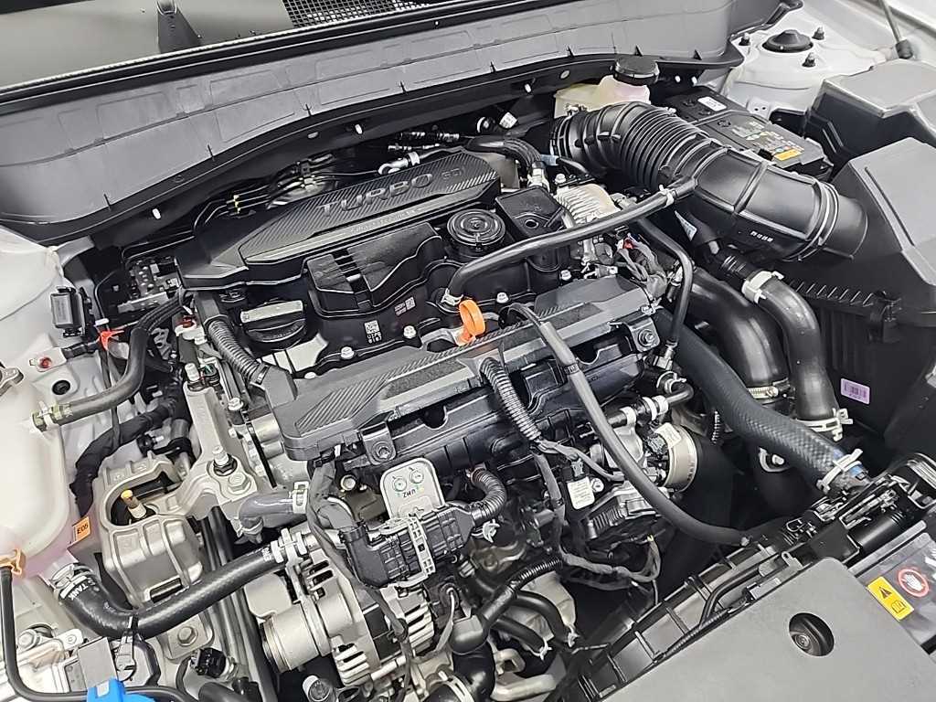 HYUNDAI Kona - Vista 5