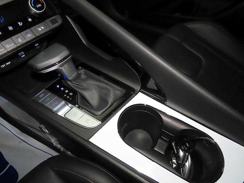HYUNDAI Avante - Vista 12