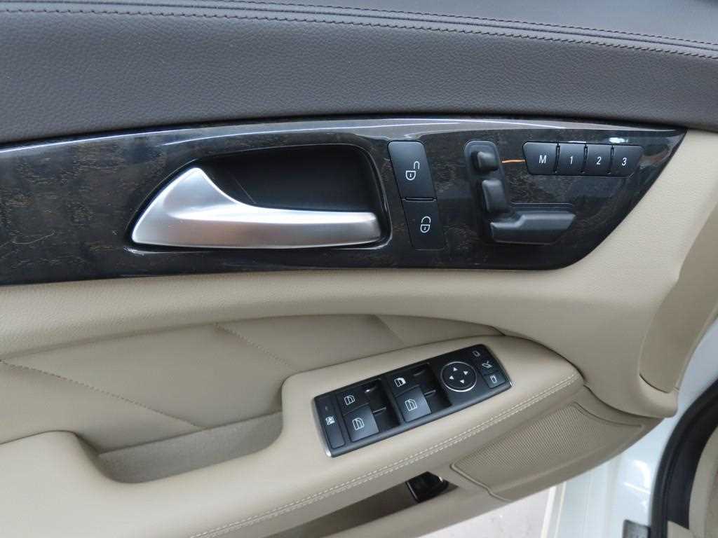 Mercedes Benz CLS Class - Vista 9