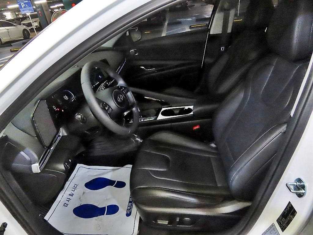 HYUNDAI Avante - Vista 6