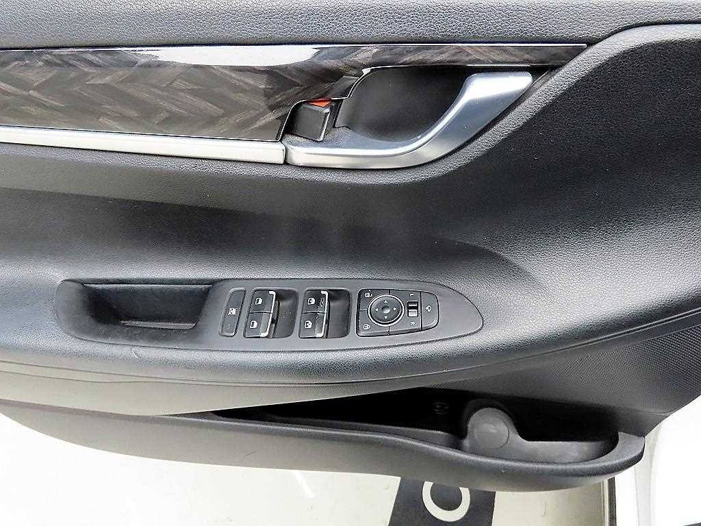 HYUNDAI Grandeur - Vista 11