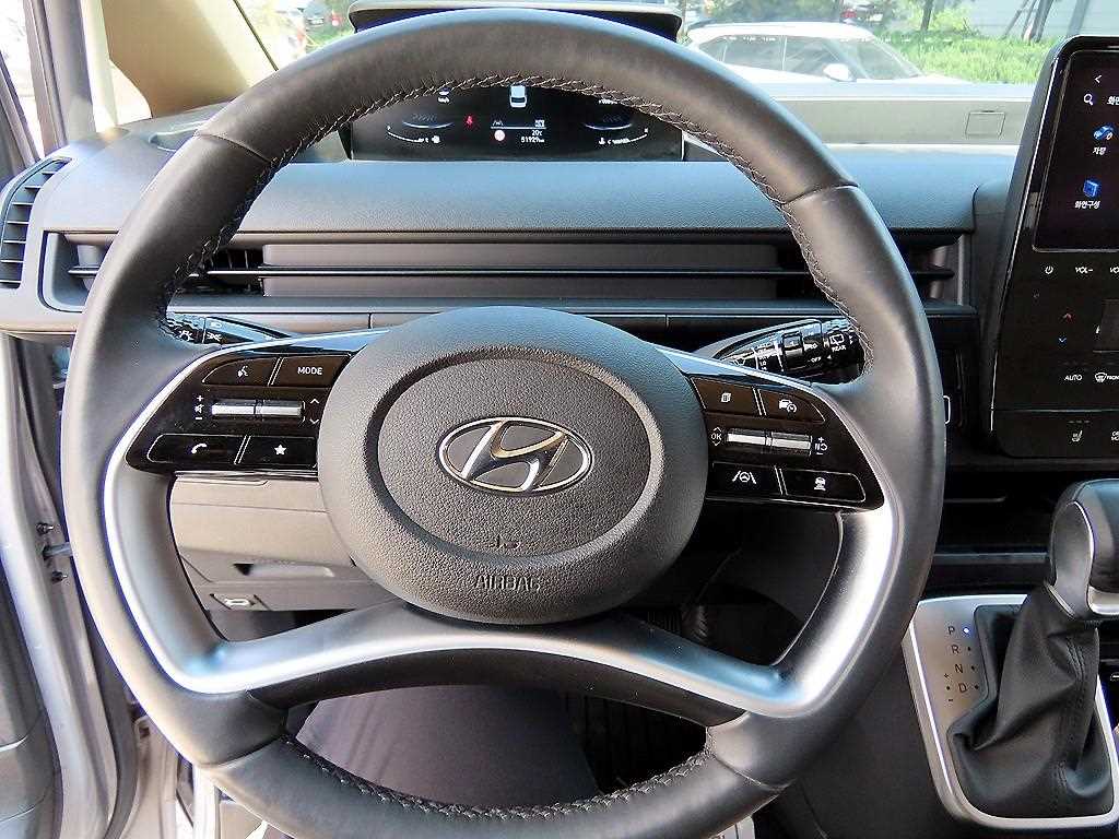 HYUNDAI Staria - Vista 8