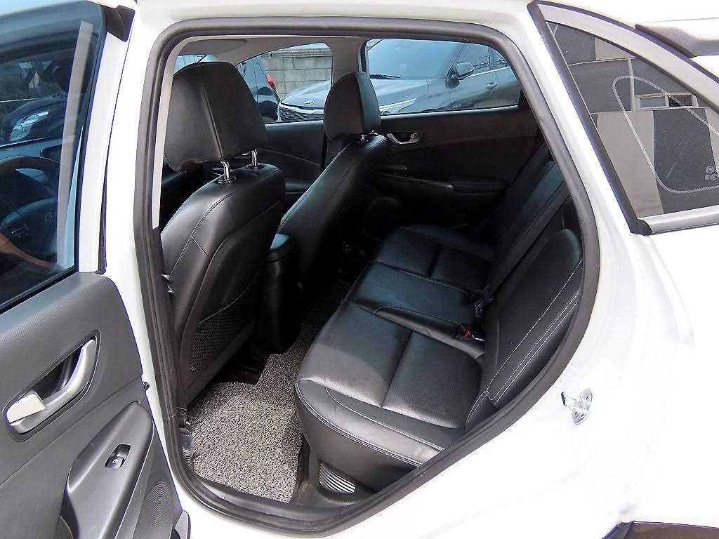 HYUNDAI Kona - Vista 6