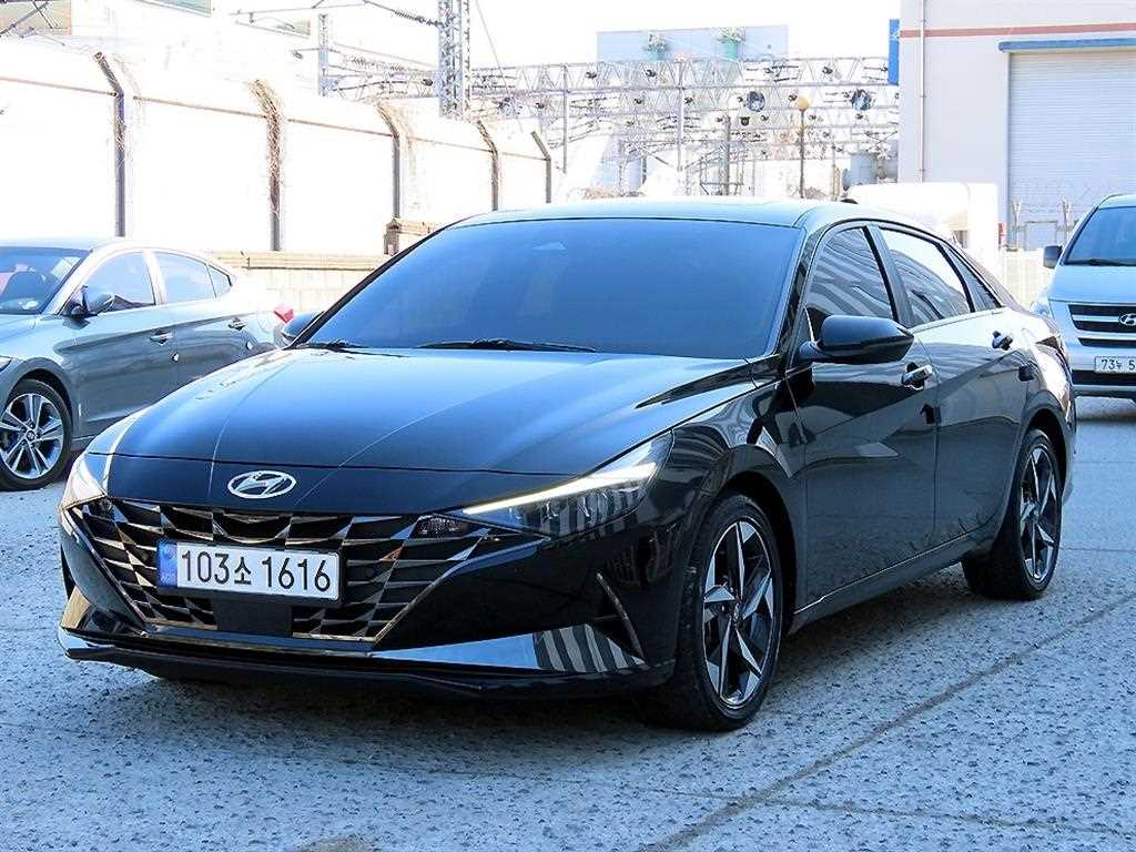 HYUNDAI Avante - Vista 2