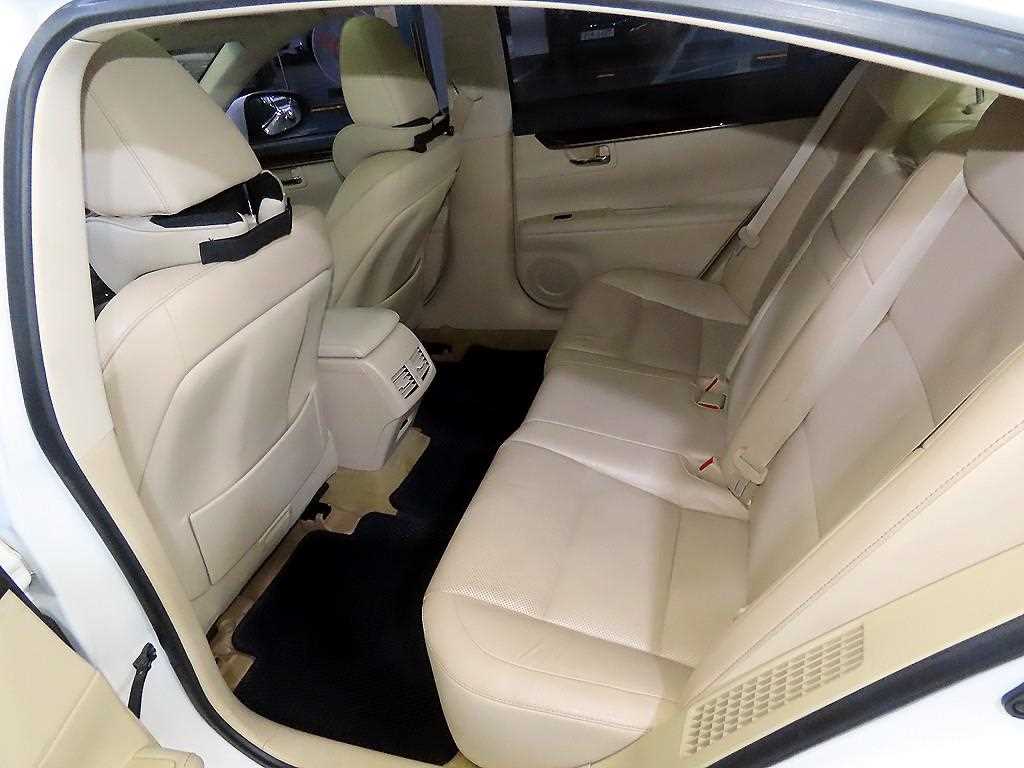 Lexus ES - Vista 7