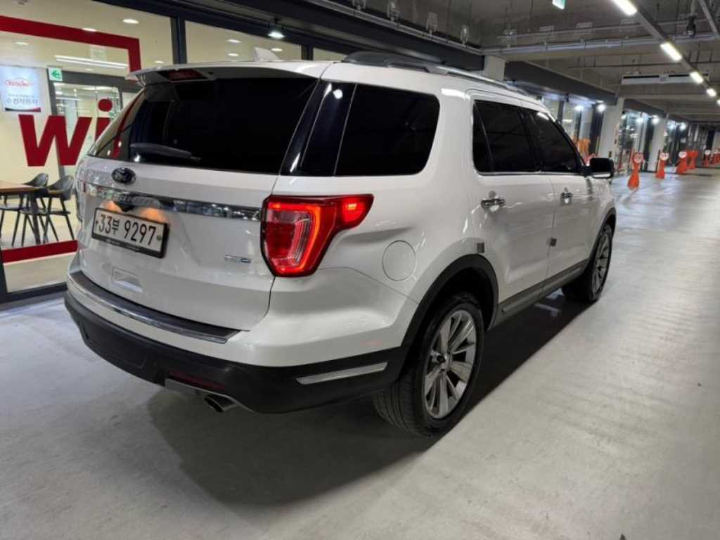 Ford Explorer - Vista 4