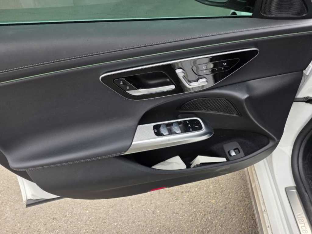 Mercedes Benz E class - Vista 4