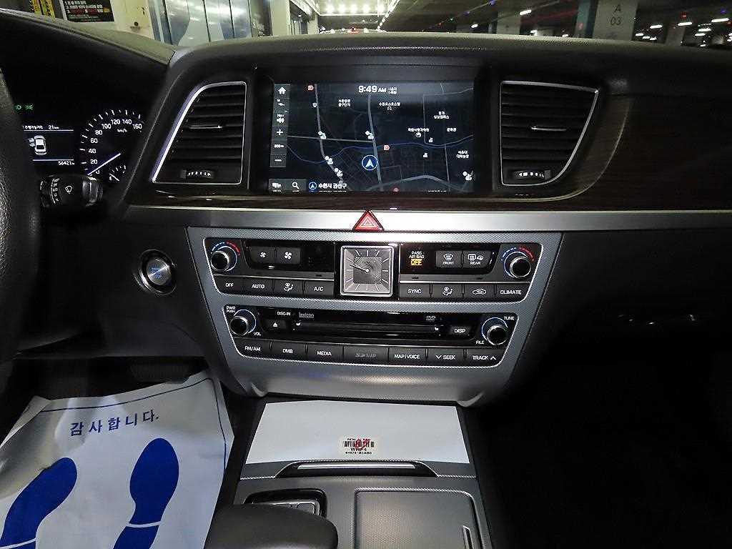 Genesis G80 - Vista 10