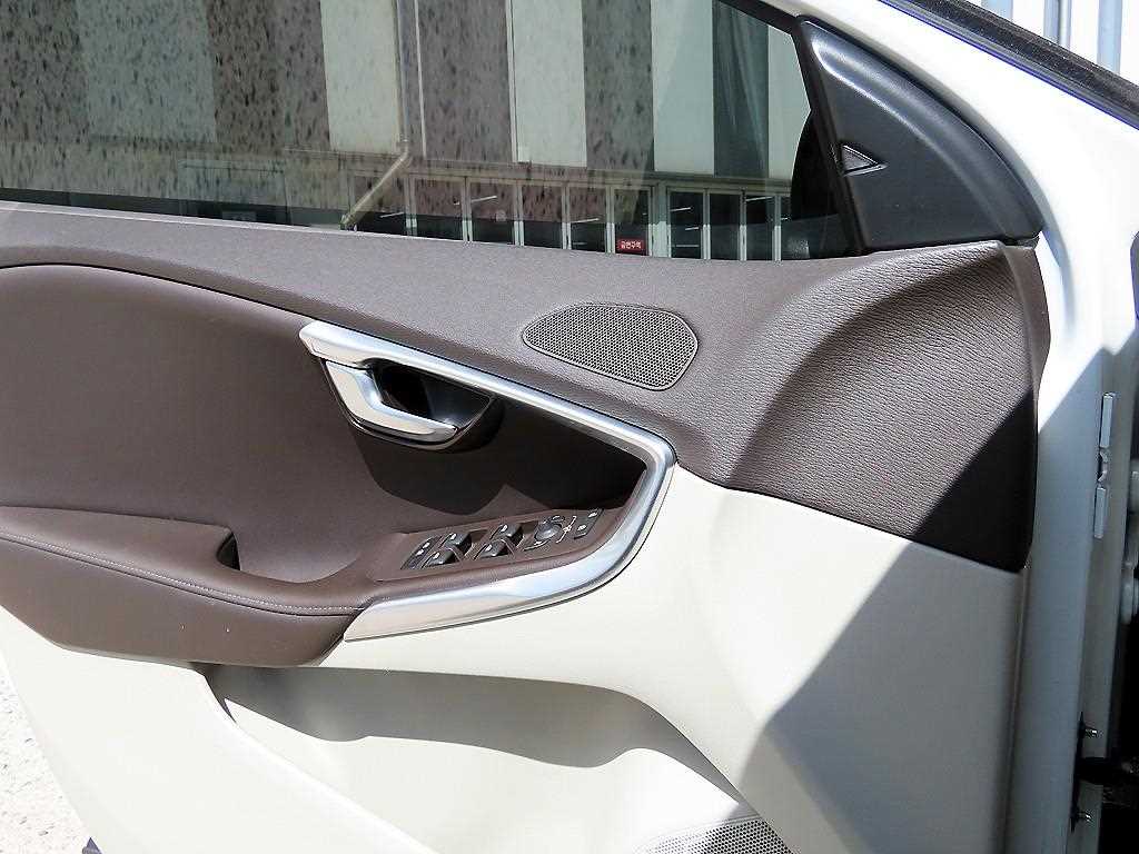 Volvo V40 - Vista 11