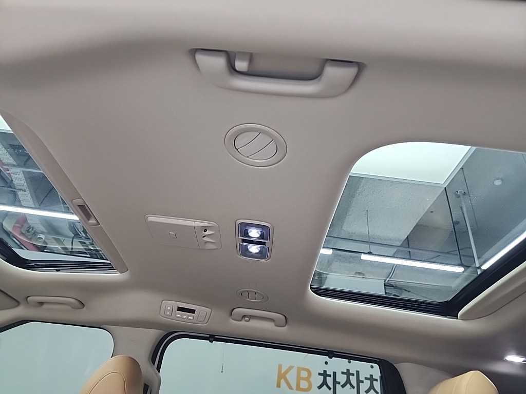 KIA Carnival 2023 the color of pearl - Importación desde Corea - HF Imports Iquique - Foto 16