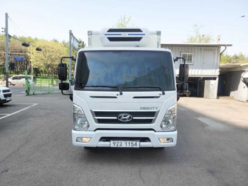medium and large cargo truck - Vista 5