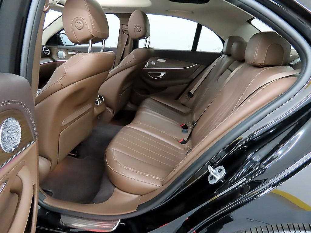 Mercedes Benz E class - Vista 6