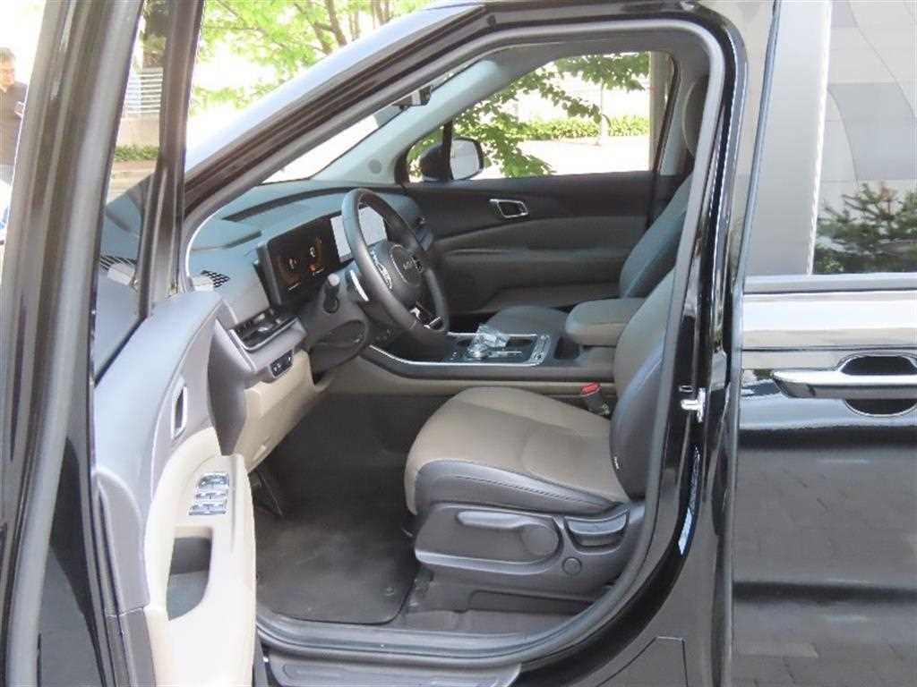 KIA Carnival 2024 Negro - Importación desde Corea - HF Imports Iquique - Foto 13