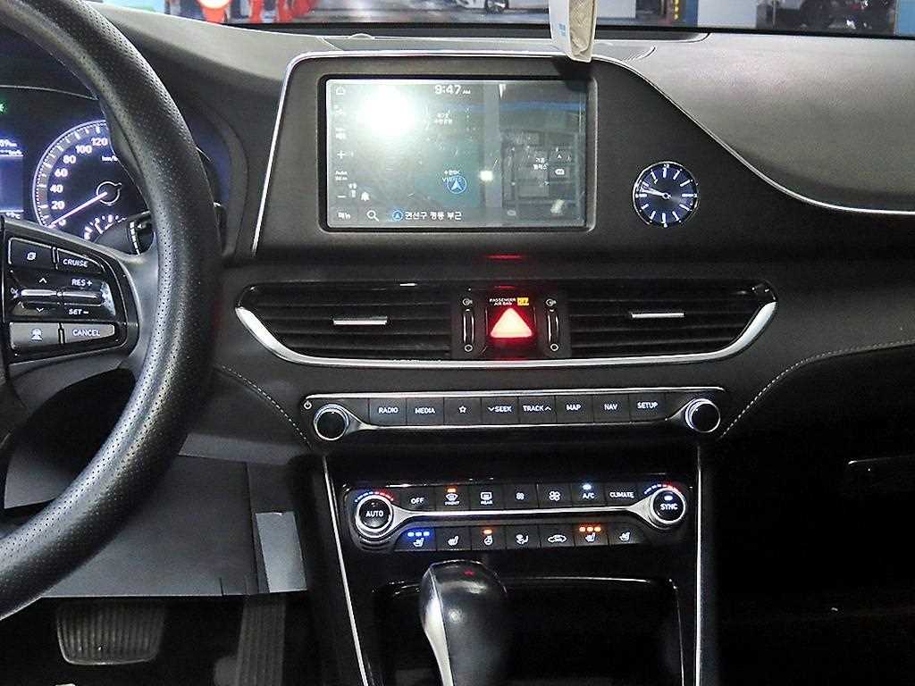 HYUNDAI Grandeur - Vista 11