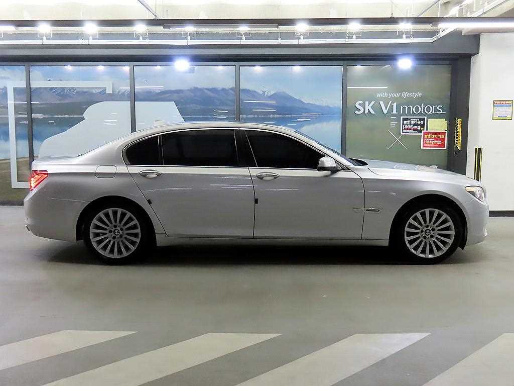 BMW 7 Series - Vista 3