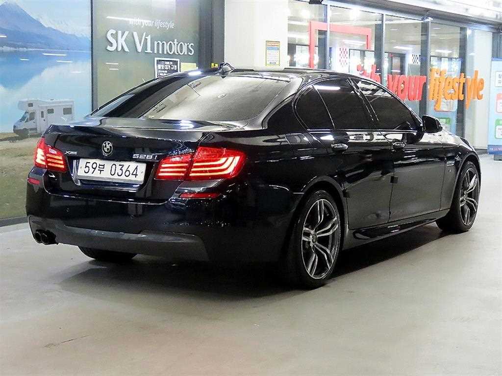 BMW 5 Series - Vista 4