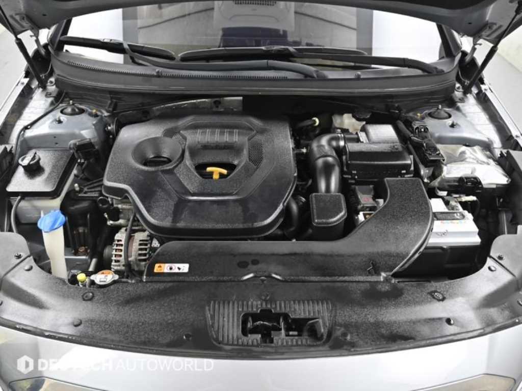HYUNDAI Sonata - Vista 6