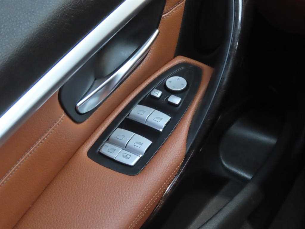 BMW 3 series 2017 Gris - Importación desde Corea - HF Imports Iquique - Foto 13