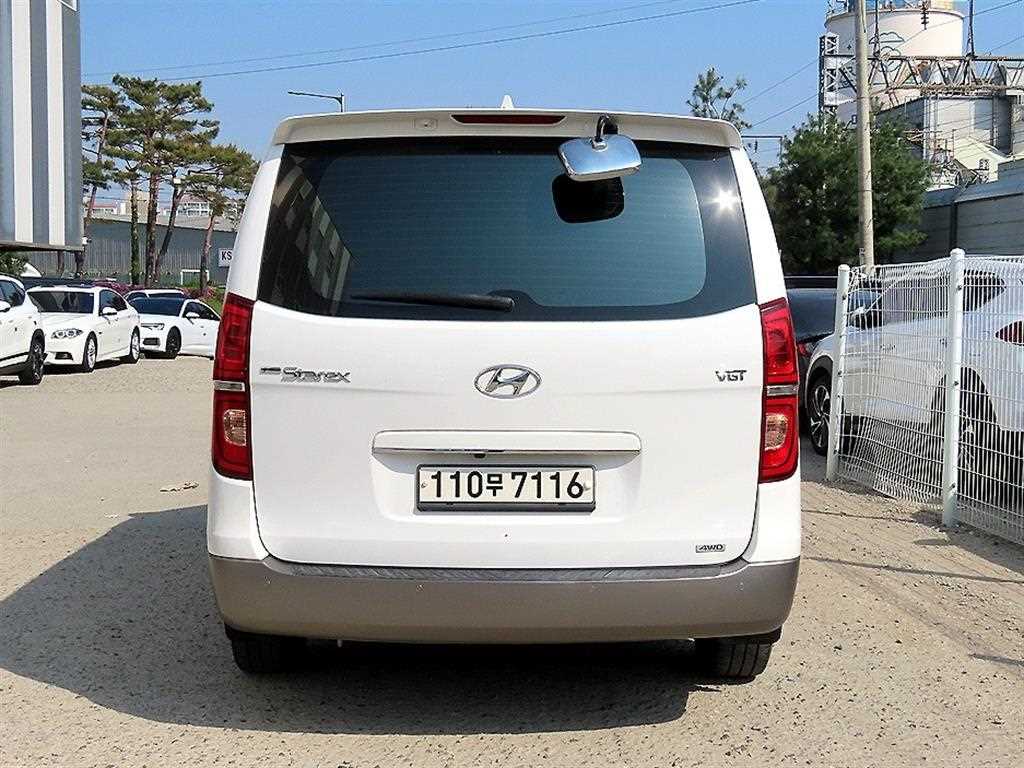 HYUNDAI Starex - Vista 4