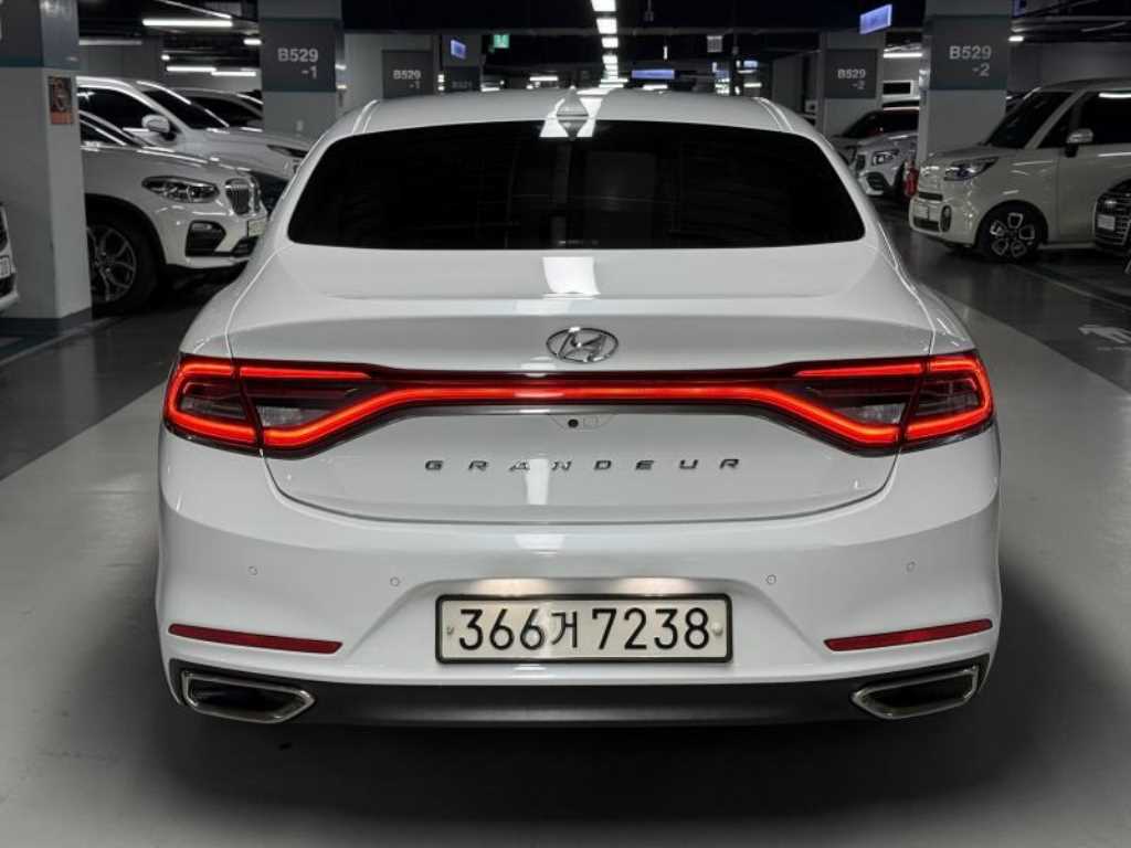 HYUNDAI Grandeur - Vista 4
