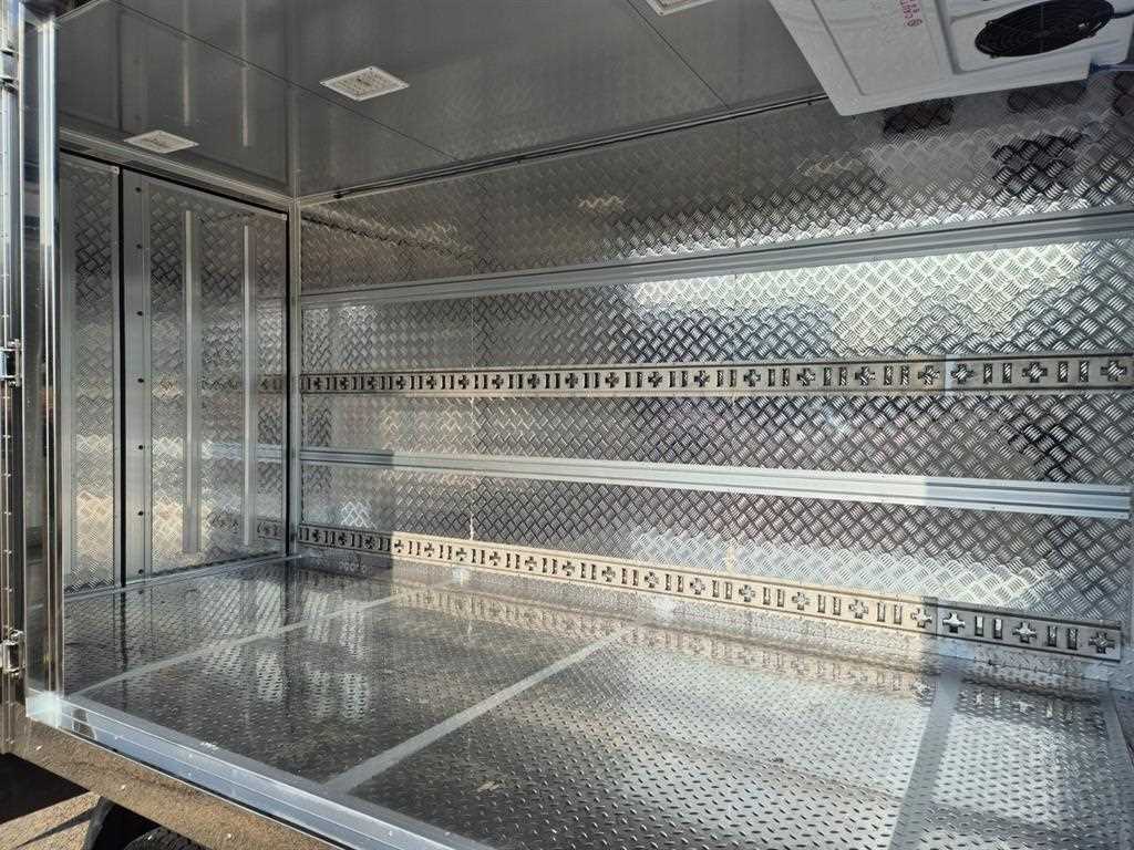 Small Truck Freezer Box(High Deck) - Vista 11