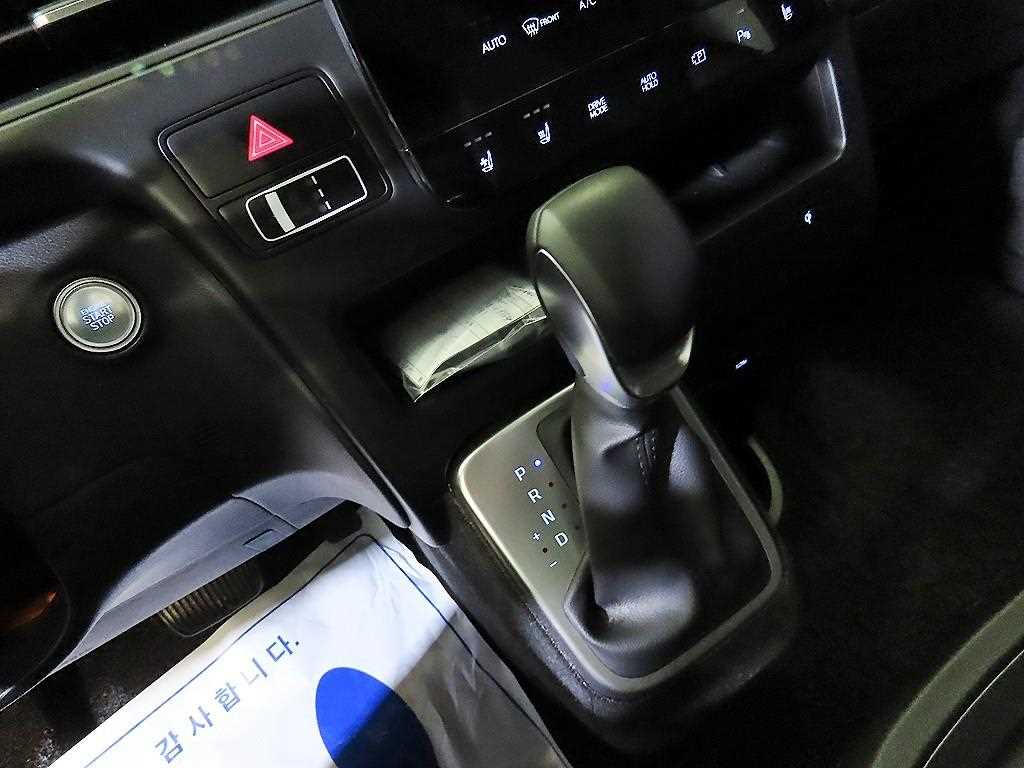 HYUNDAI Staria - Vista 12
