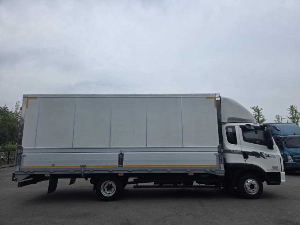 medium and large cargo truck - Vista 5