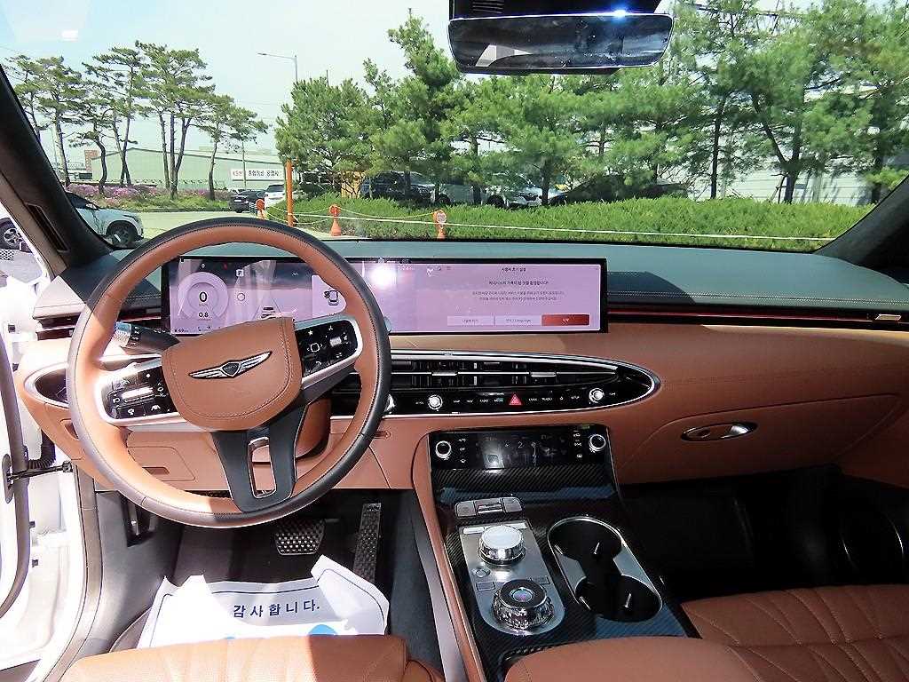 Genesis GV70 - Vista 7