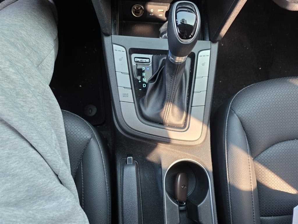 HYUNDAI Avante - Vista 9