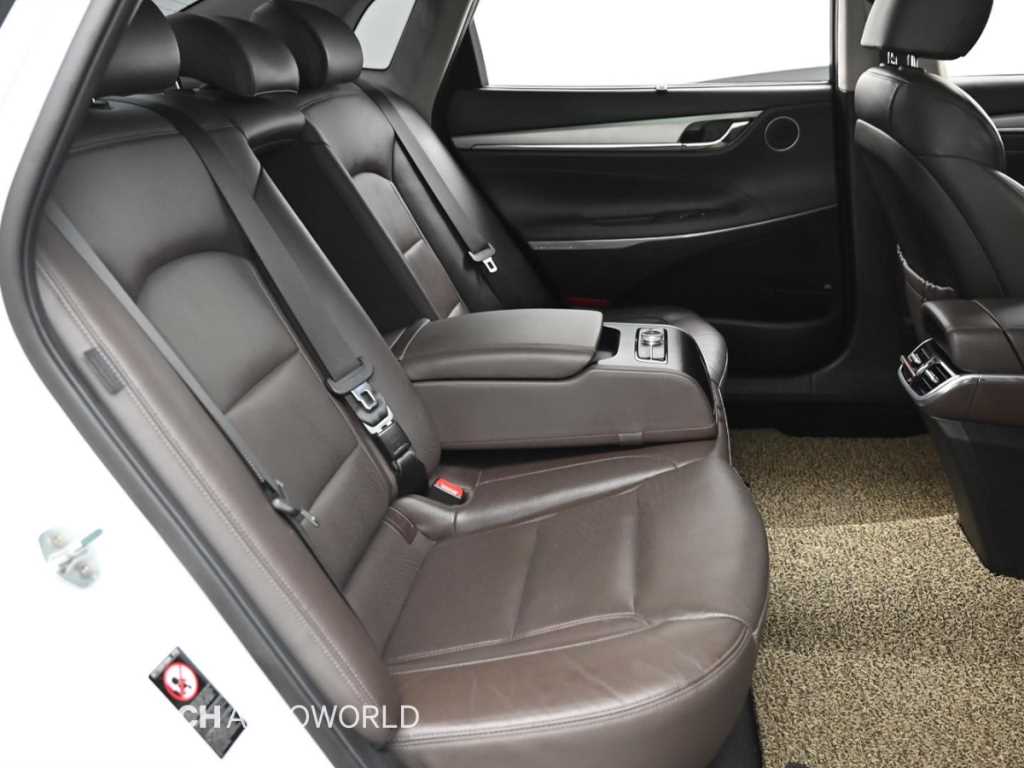 HYUNDAI Grandeur - Vista 12