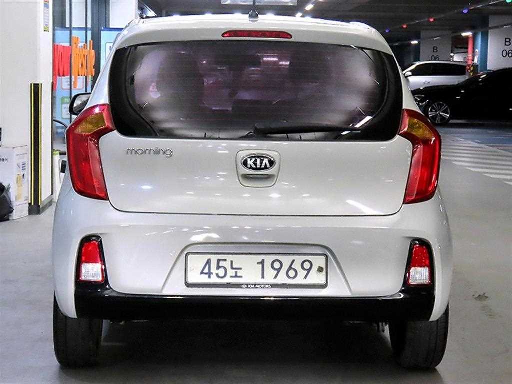 KIA Morning - Vista 5