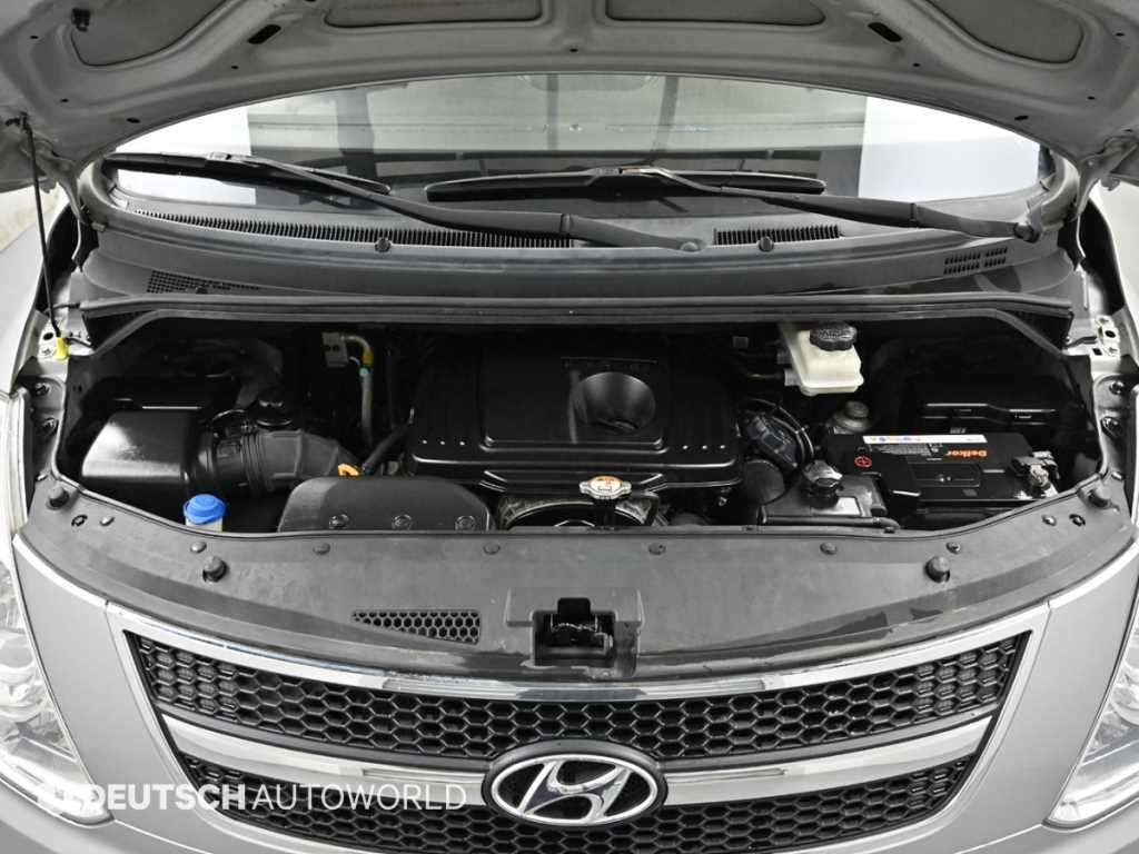 HYUNDAI Starex - Vista 8