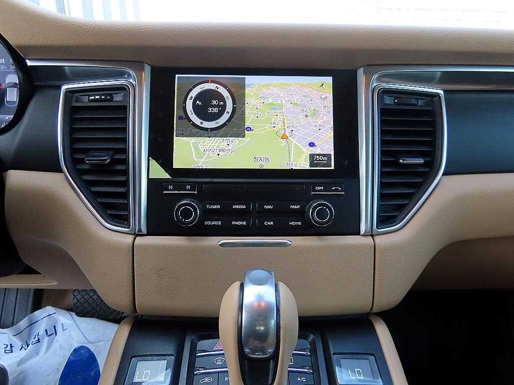 Porsche Macan - Vista 12
