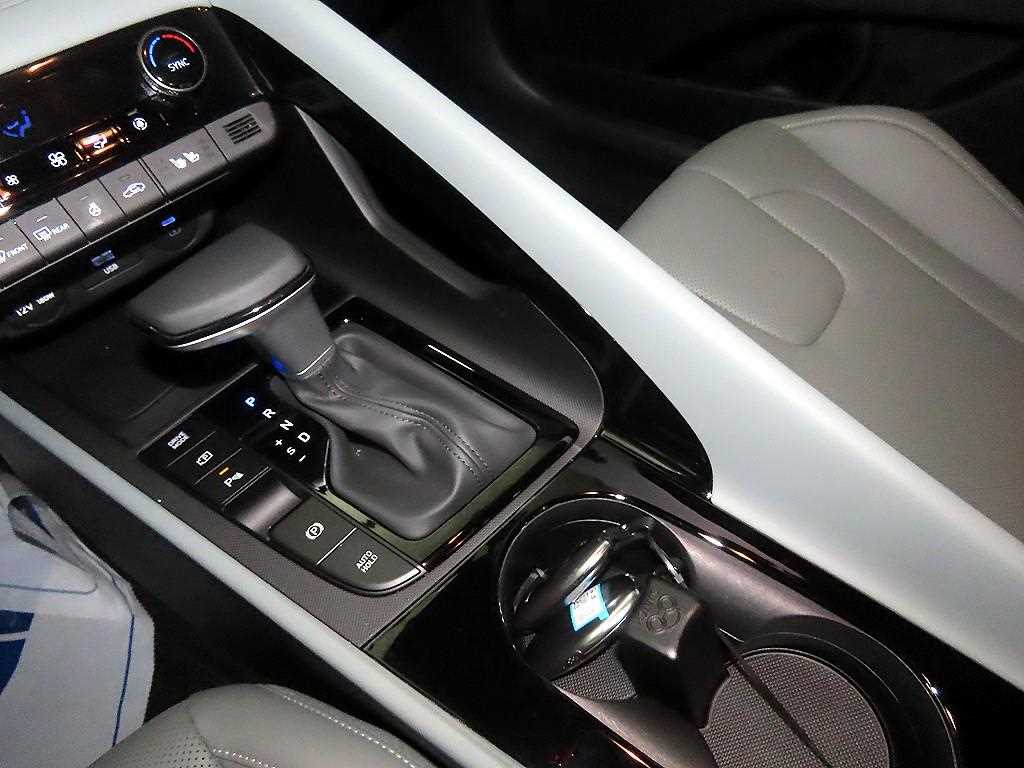 HYUNDAI Avante - Vista 12