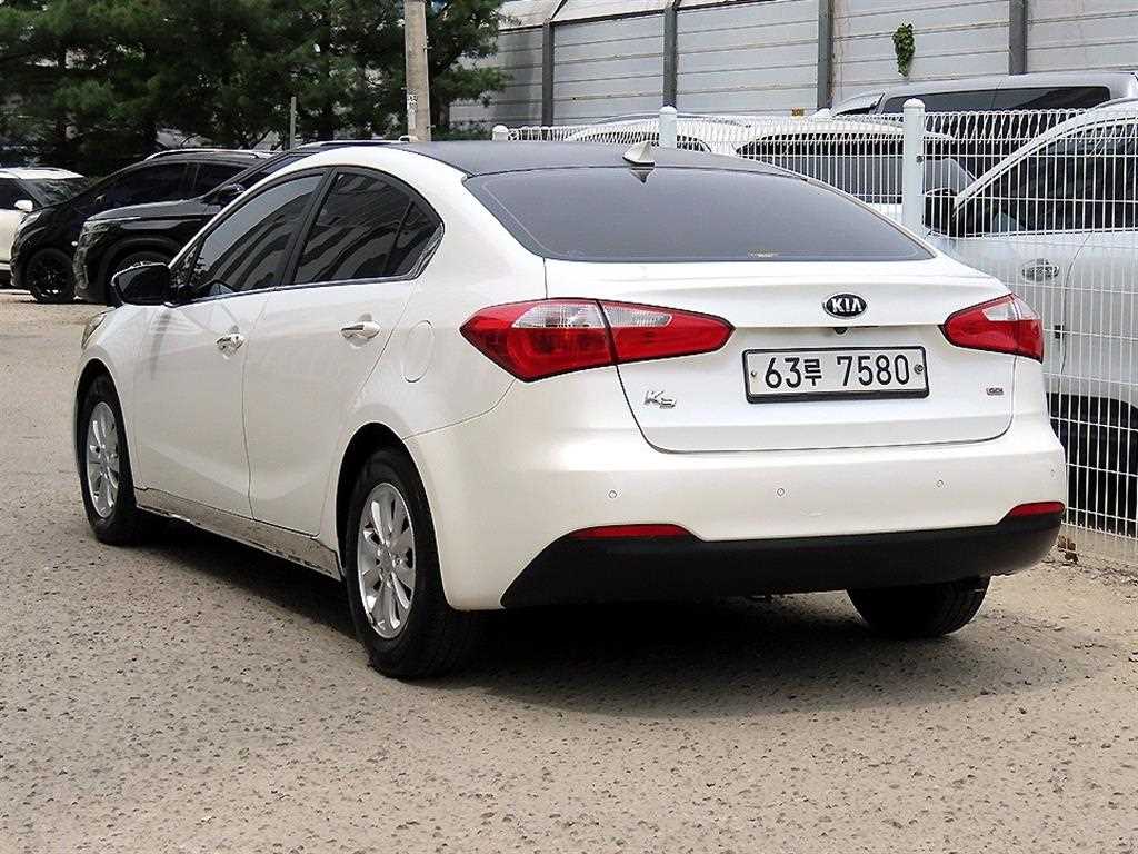 KIA K3 - Vista 3