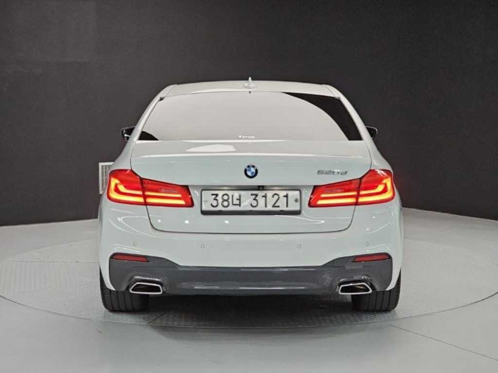 BMW 5 Series - Vista 4