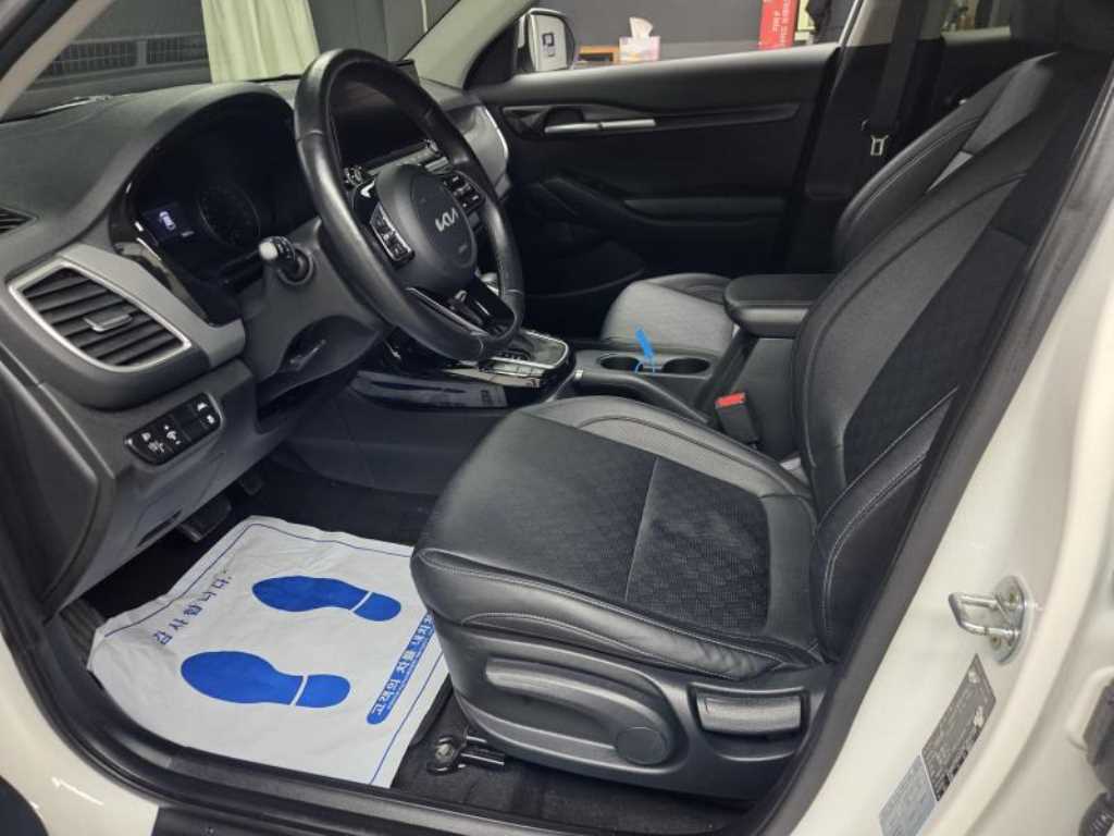 KIA Seltos - Vista 8
