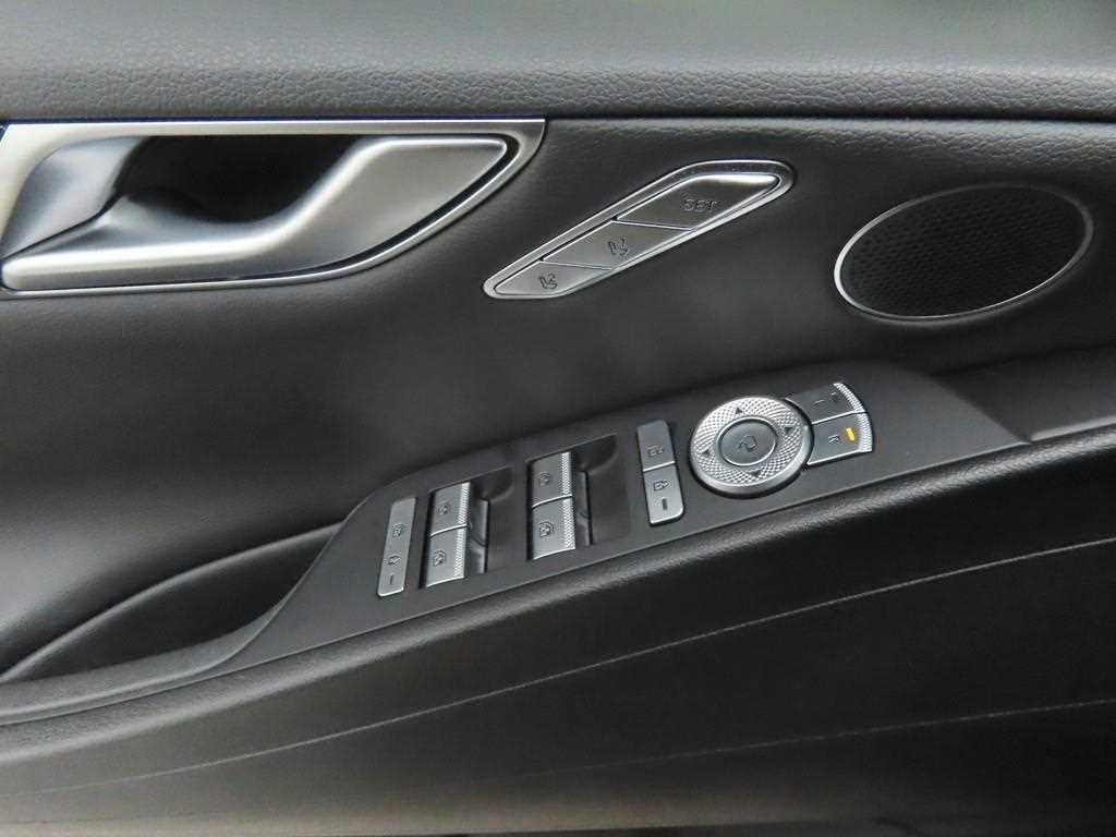 Genesis G80 - Vista 10