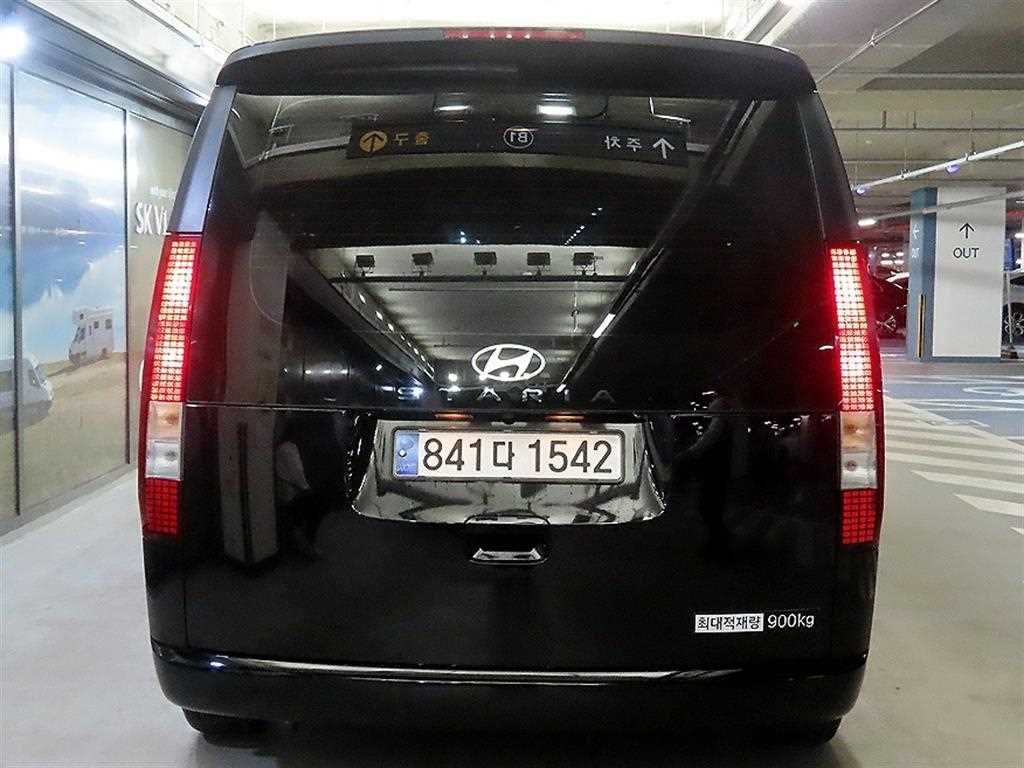 HYUNDAI Staria - Vista 5