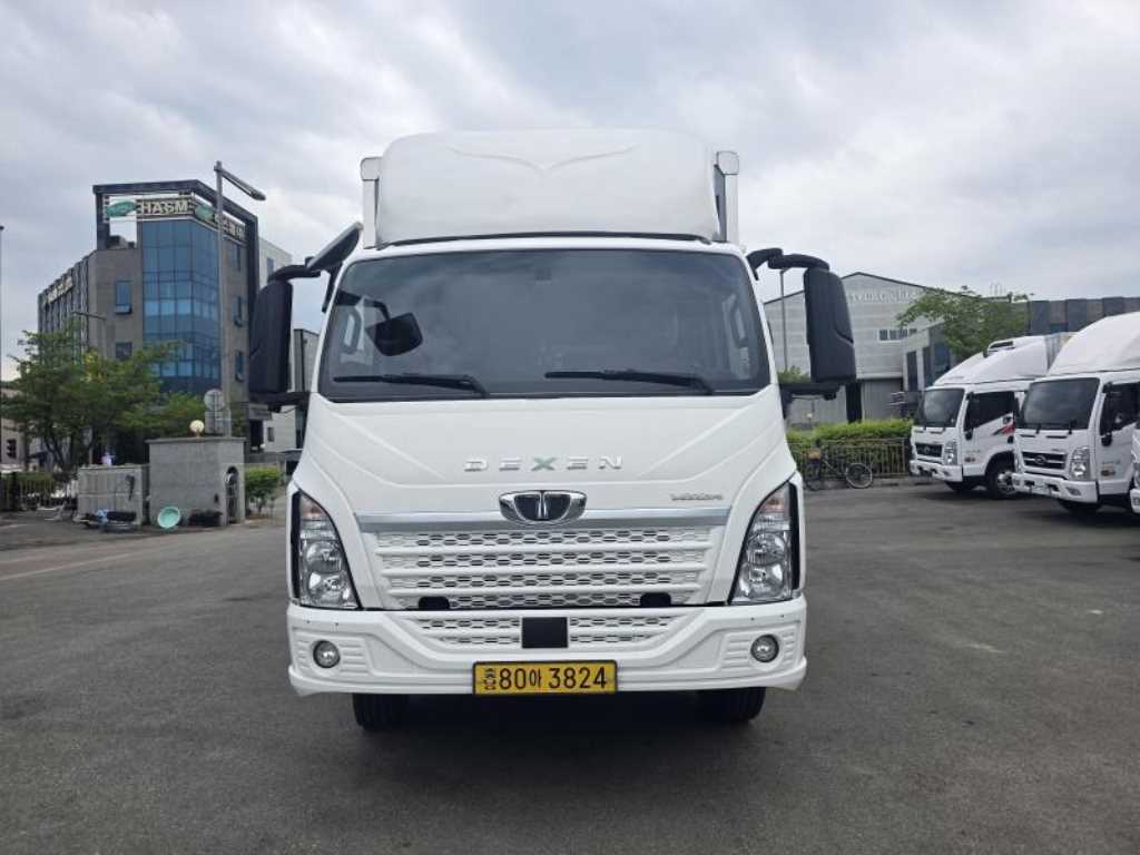medium and large cargo truck - Vista 2