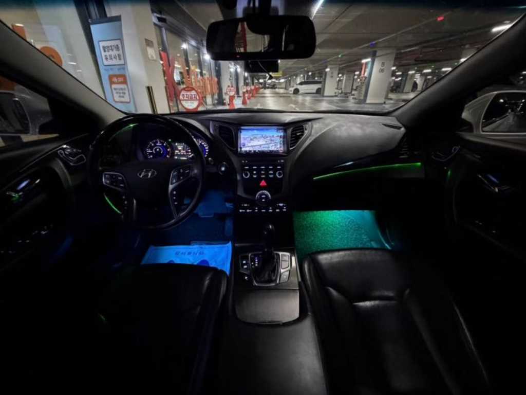 HYUNDAI Grandeur - Vista 6