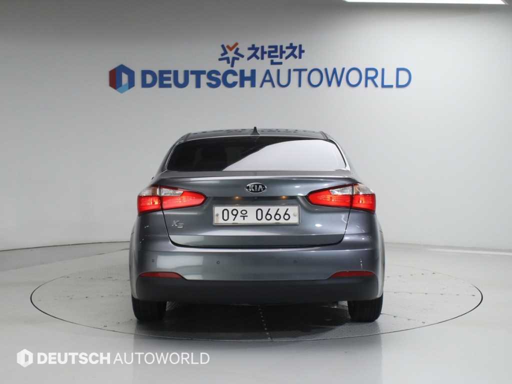 KIA K3 - Vista 4