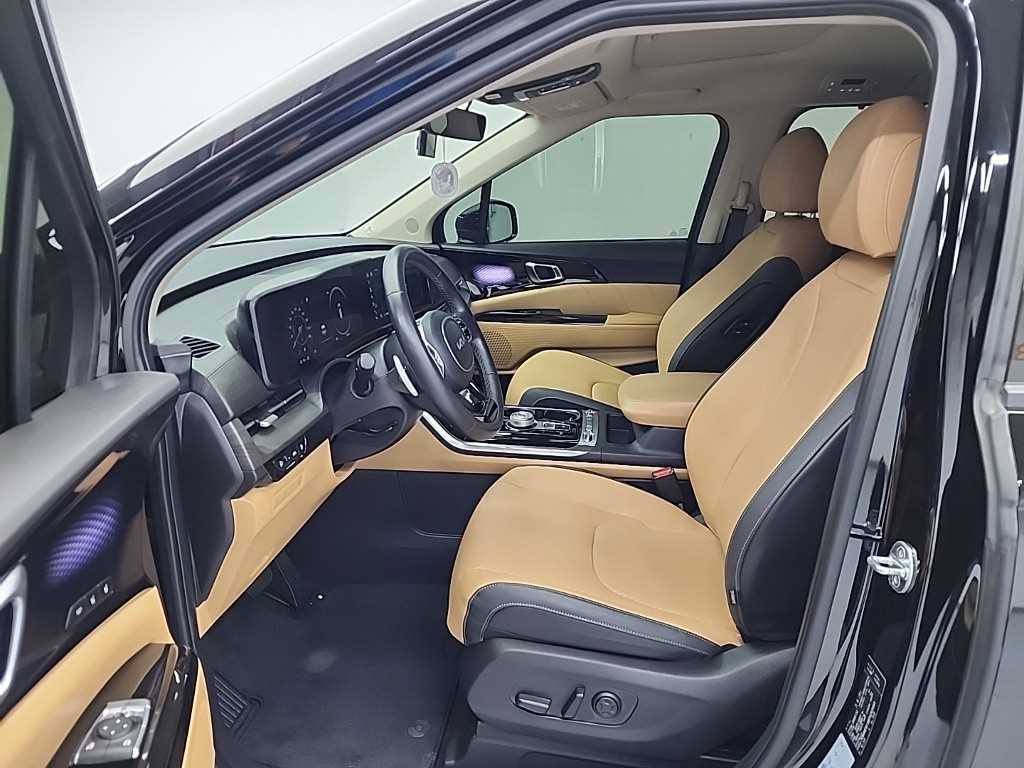 KIA Carnival - Vista 11