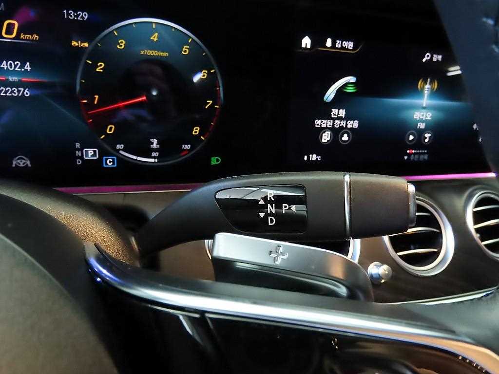 Mercedes Benz E class - Vista 12