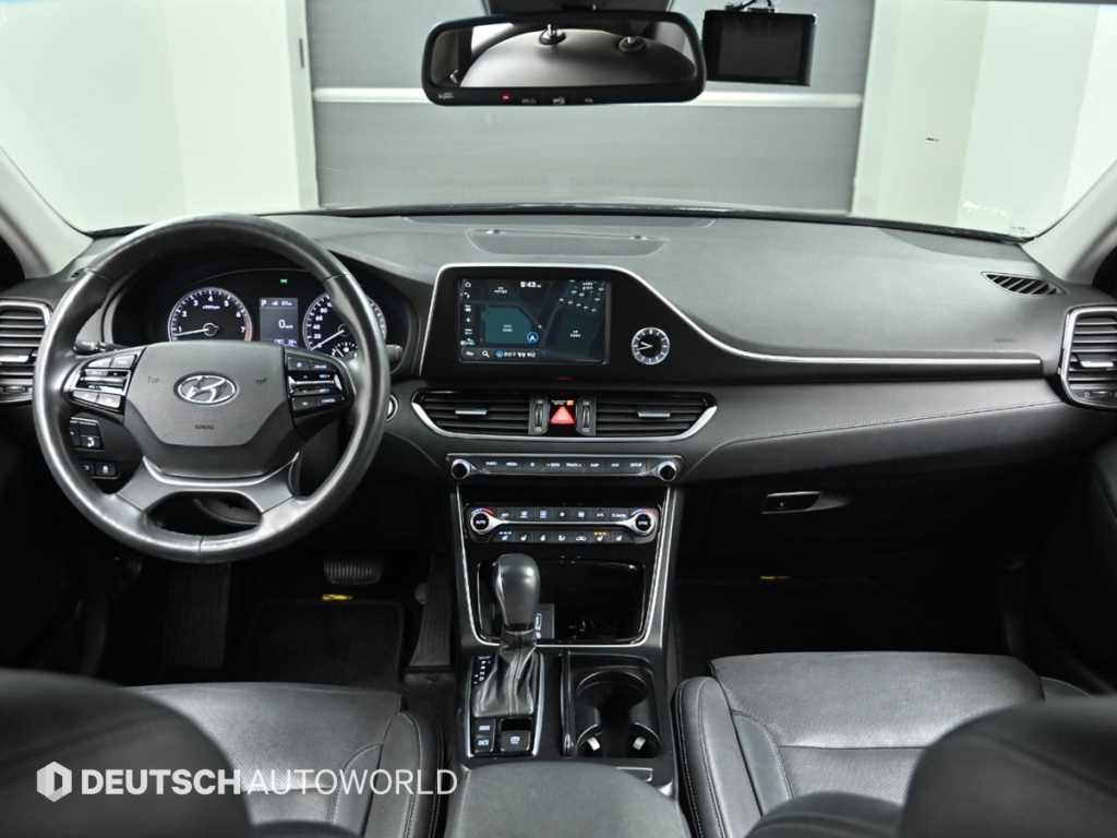 HYUNDAI Grandeur - Vista 7